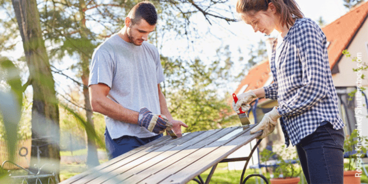 Gartenmöbel frühlingsfit machen