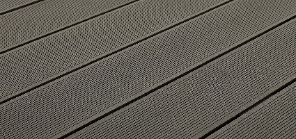 Braune WPC Terrassendielen.